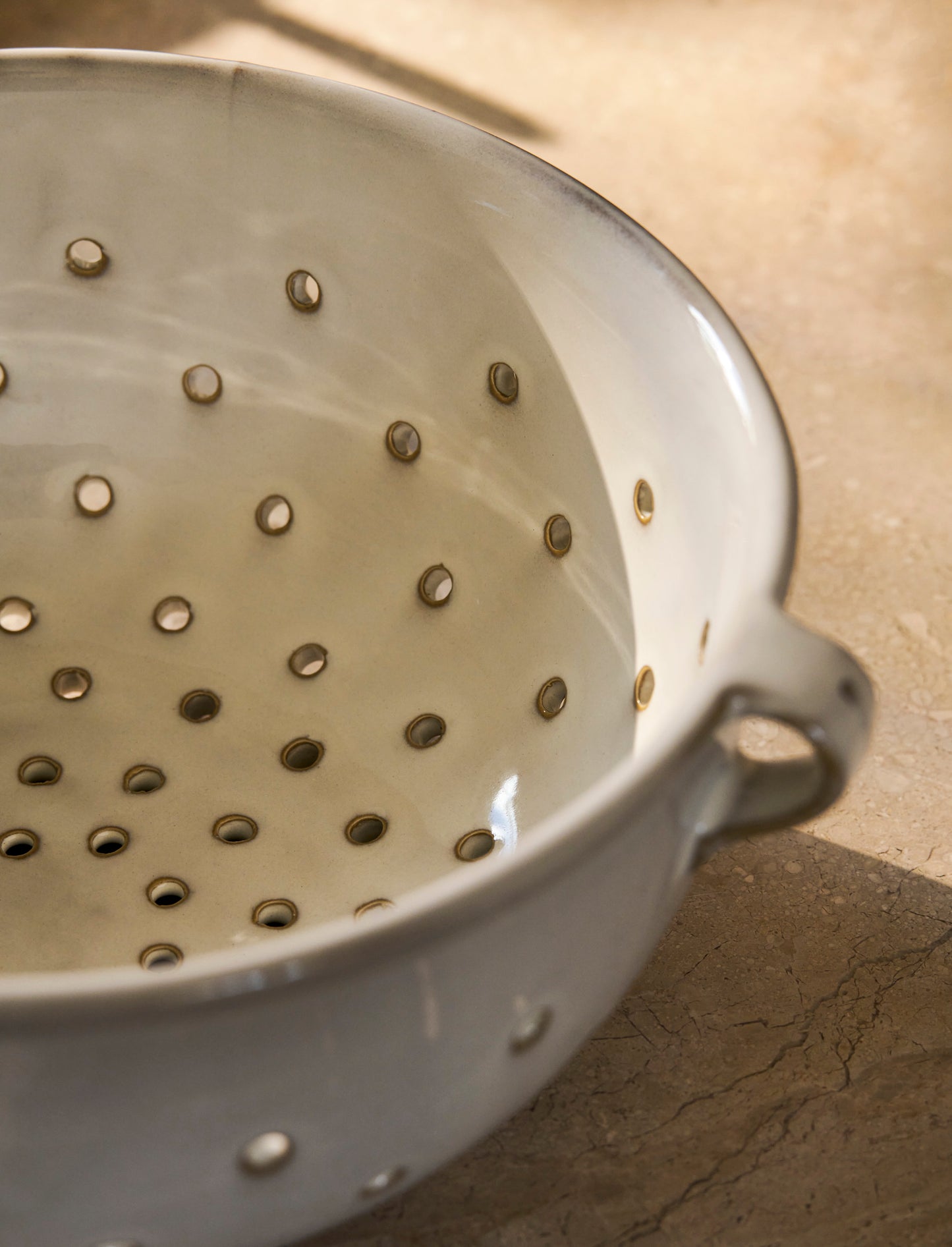 ITHACA Colander