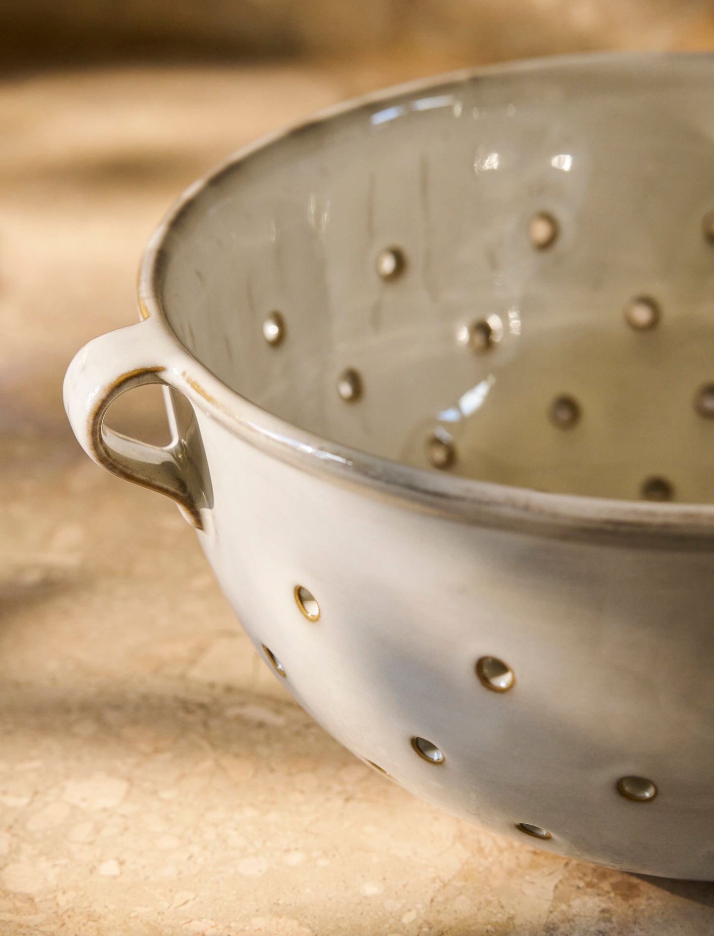 ITHACA Colander