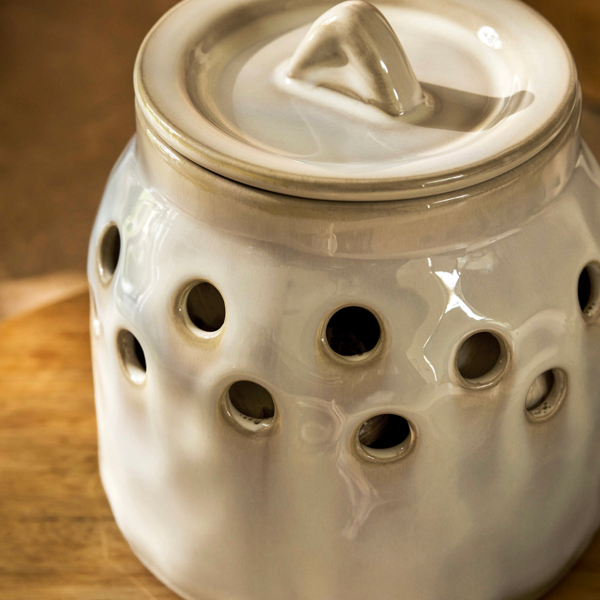 Ithaca Stoneware Garlic Store | White