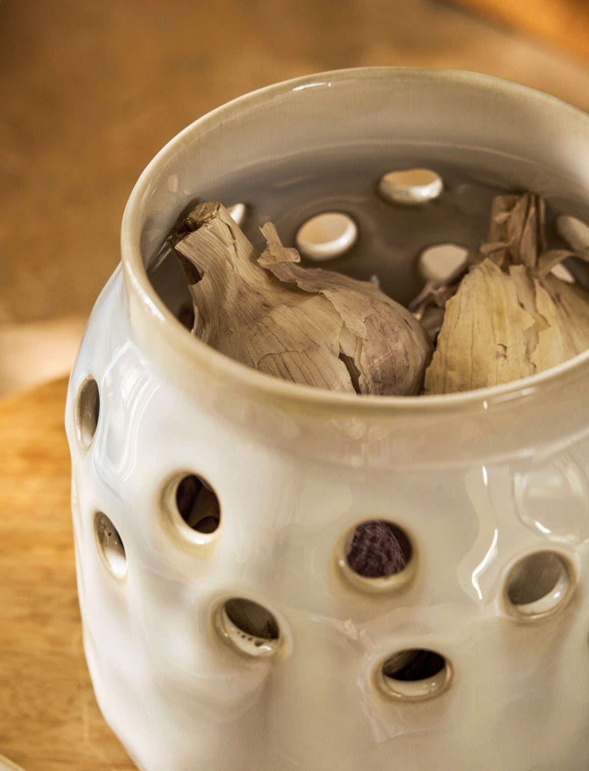 Ithaca Stoneware Garlic Store | White