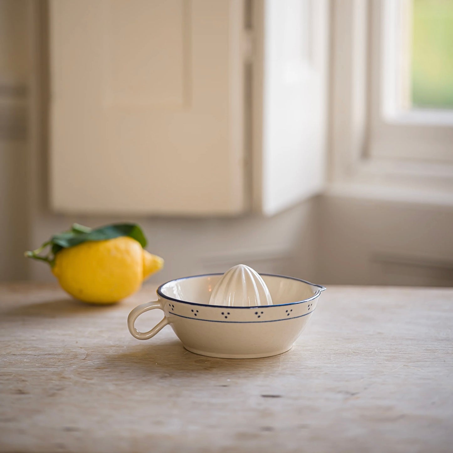 Juicer | Cream + Blue