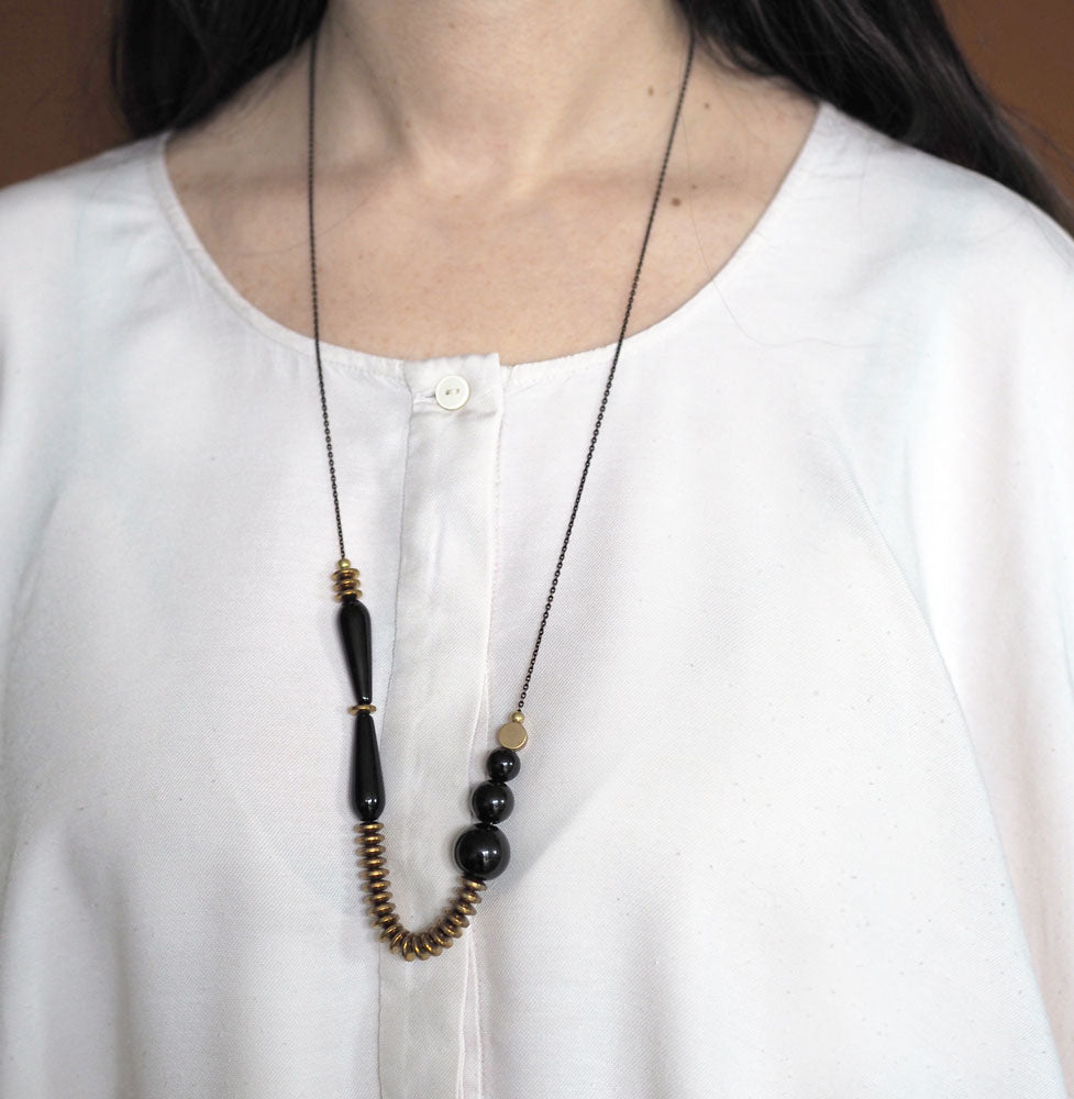 Consta Onyx + Spear Teardrops | Long Necklace