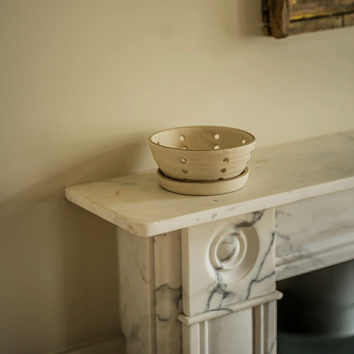 The Norfolk Berry Bowl With Saucer | Weathered Oat