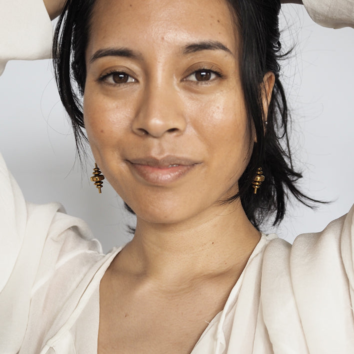 CONSTA Hematite Earrings